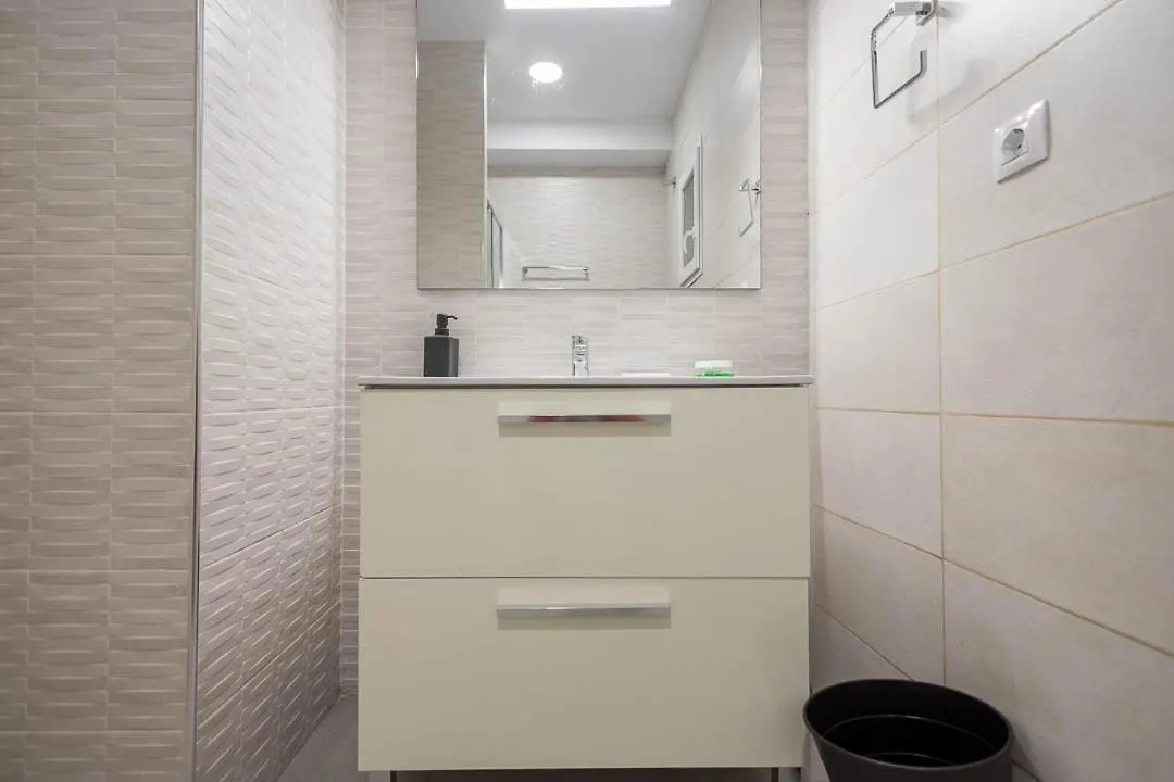 Apartamento Muy Luminoso En Playa De Las Canteras Las Palmas / Gran Canaria